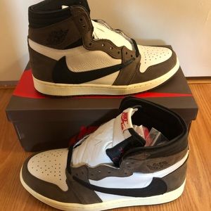JORDAN 1 HIGH TRAVIS SCOTT SIZE 8.5
